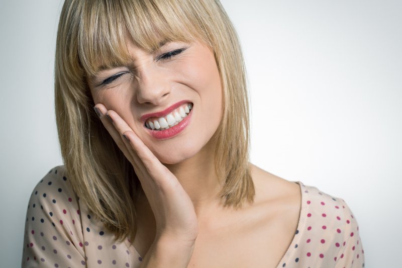 woman with toothache